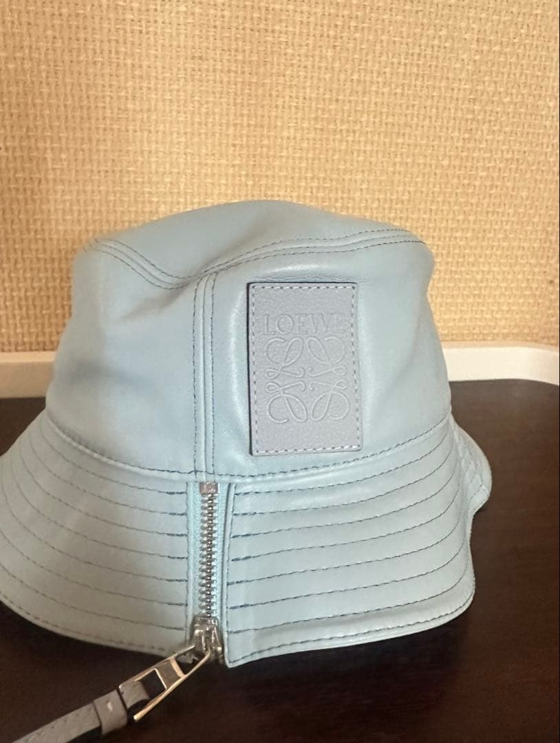 【新品未使用】LOEWE ライトブルーレザーバケットハット