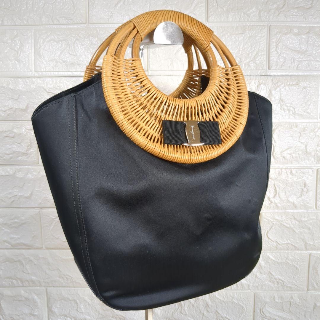 サルヴァトーレフェラガモ かごバッグ ハンドバッグ ヴァラリボン トートバッグ