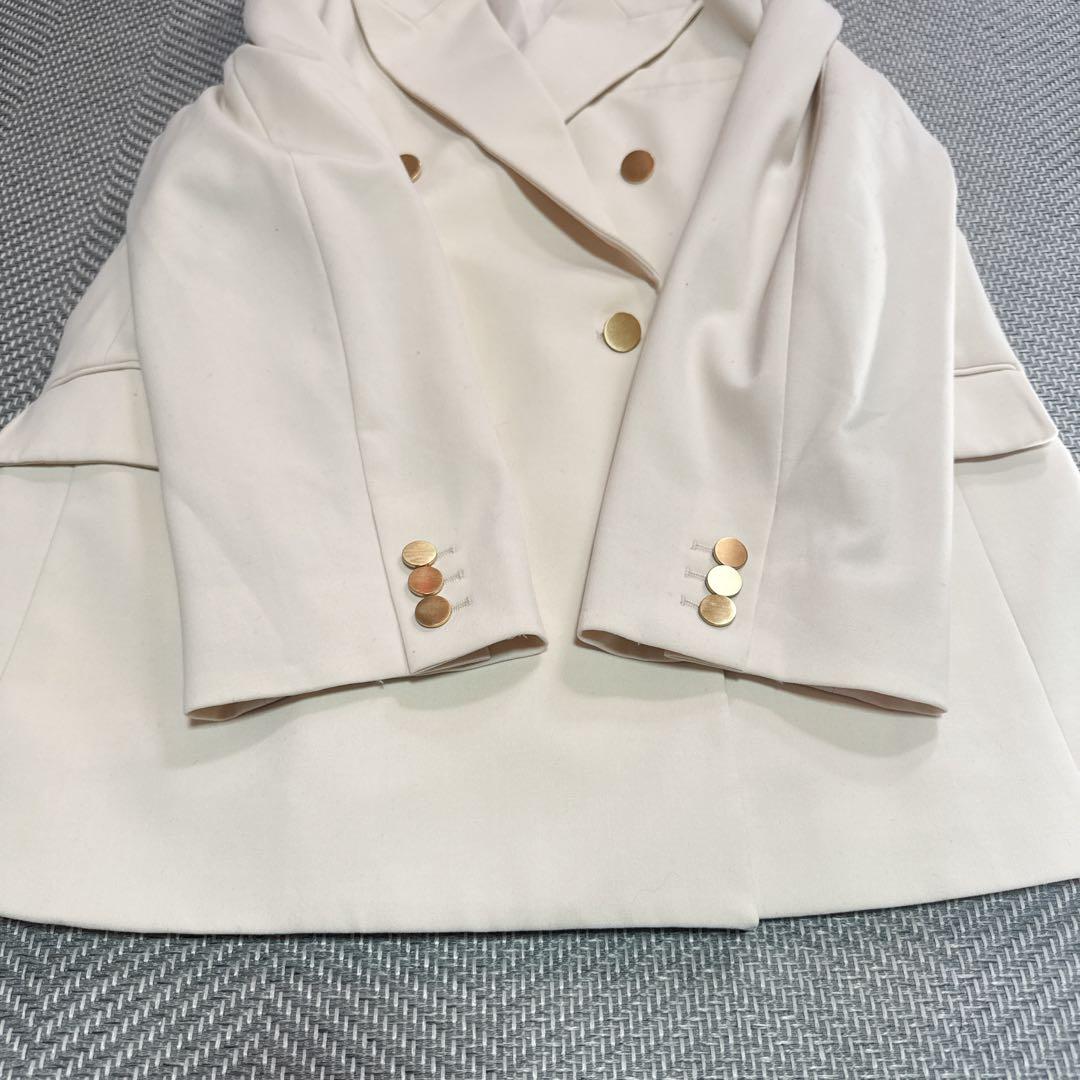 極美品 2025 ミラオーウェン 金釦ダブルブレストロングブレザー アイボリー