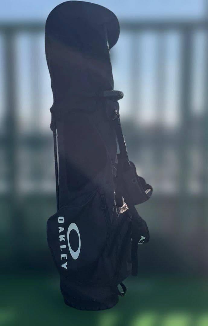 OAKLEY オークリー 9.5型　キャディバッグ　黒　スタンド式　軽量　中古