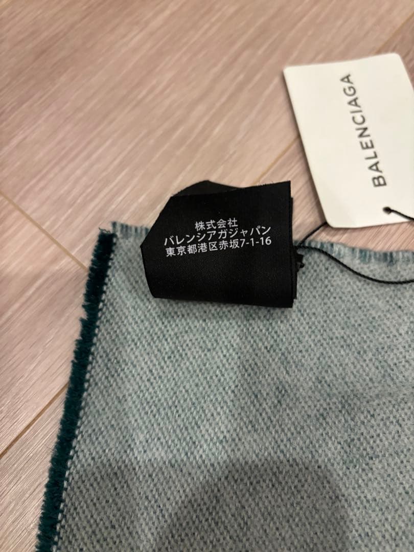 バレンシアガ　マフラー　ストール　ロゴ　balenciaga