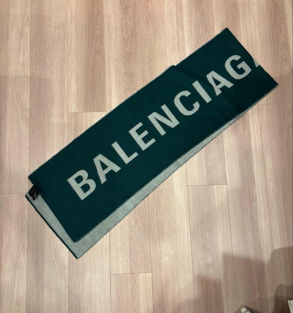 バレンシアガ　マフラー　ストール　ロゴ　balenciaga