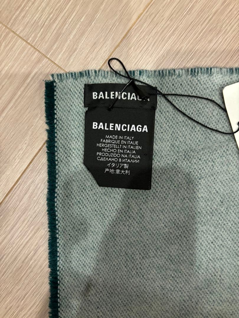 バレンシアガ　マフラー　ストール　ロゴ　balenciaga