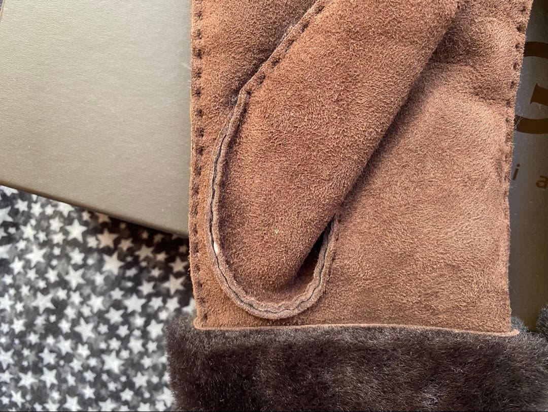 『ちびた様』UGGムートン手袋　チョコレート　M