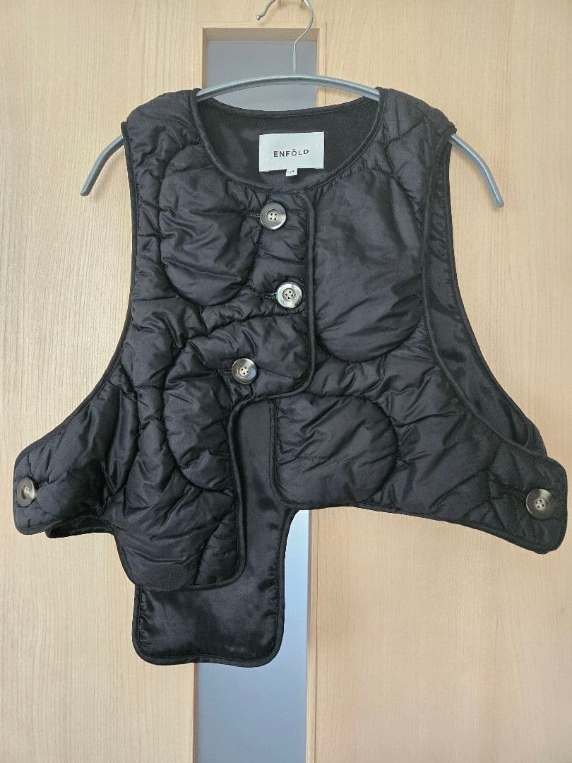 ENFÖLD ブラック キルティングベスト