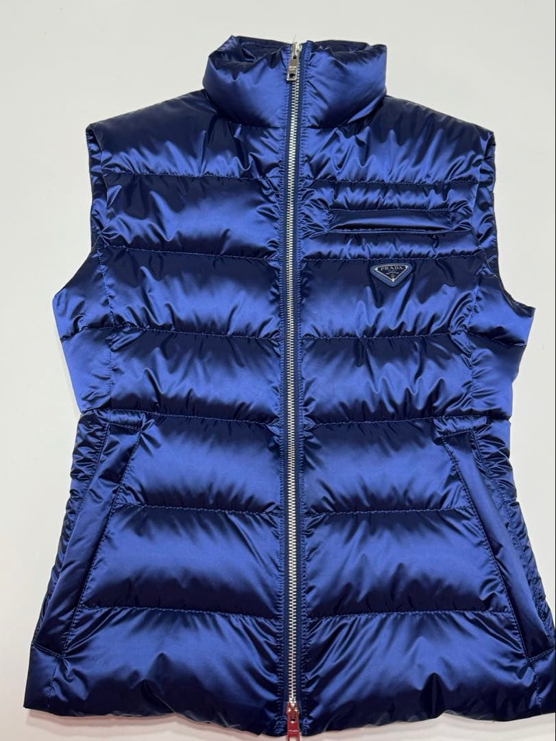 【新品同様】PRADAレディースダウンベスト