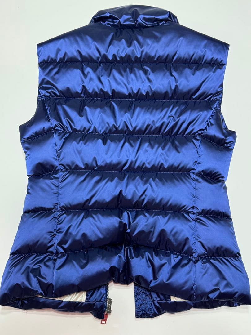 【新品同様】PRADAレディースダウンベスト