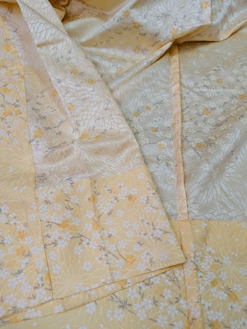 きものやまと誂製 カラー長襦袢 薄黄地に桜 半襟付き