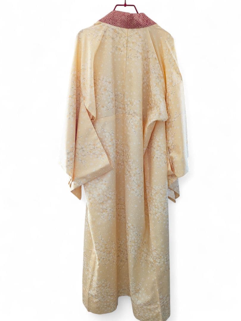 きものやまと誂製 カラー長襦袢 薄黄地に桜 半襟付き