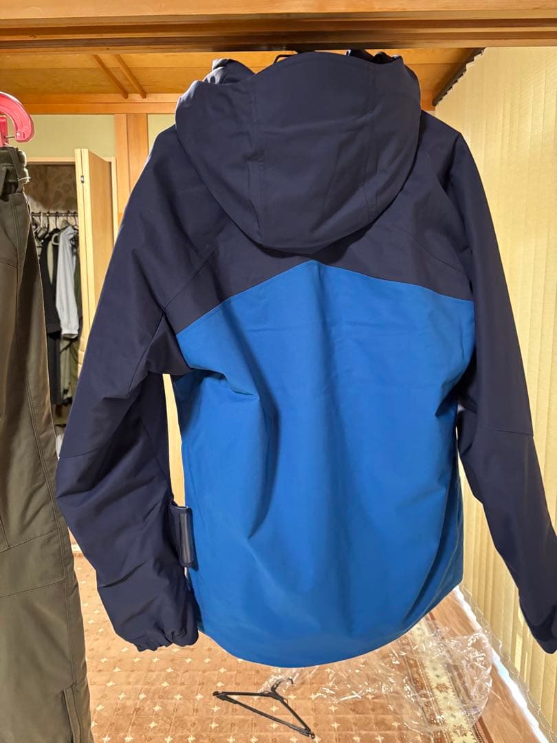 デサント　ジャケットOサイズ アシックス　パンツ　Ｍサイズ