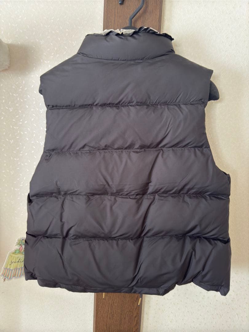 yukiemon、黒 ダウンベスト レース襟付き
