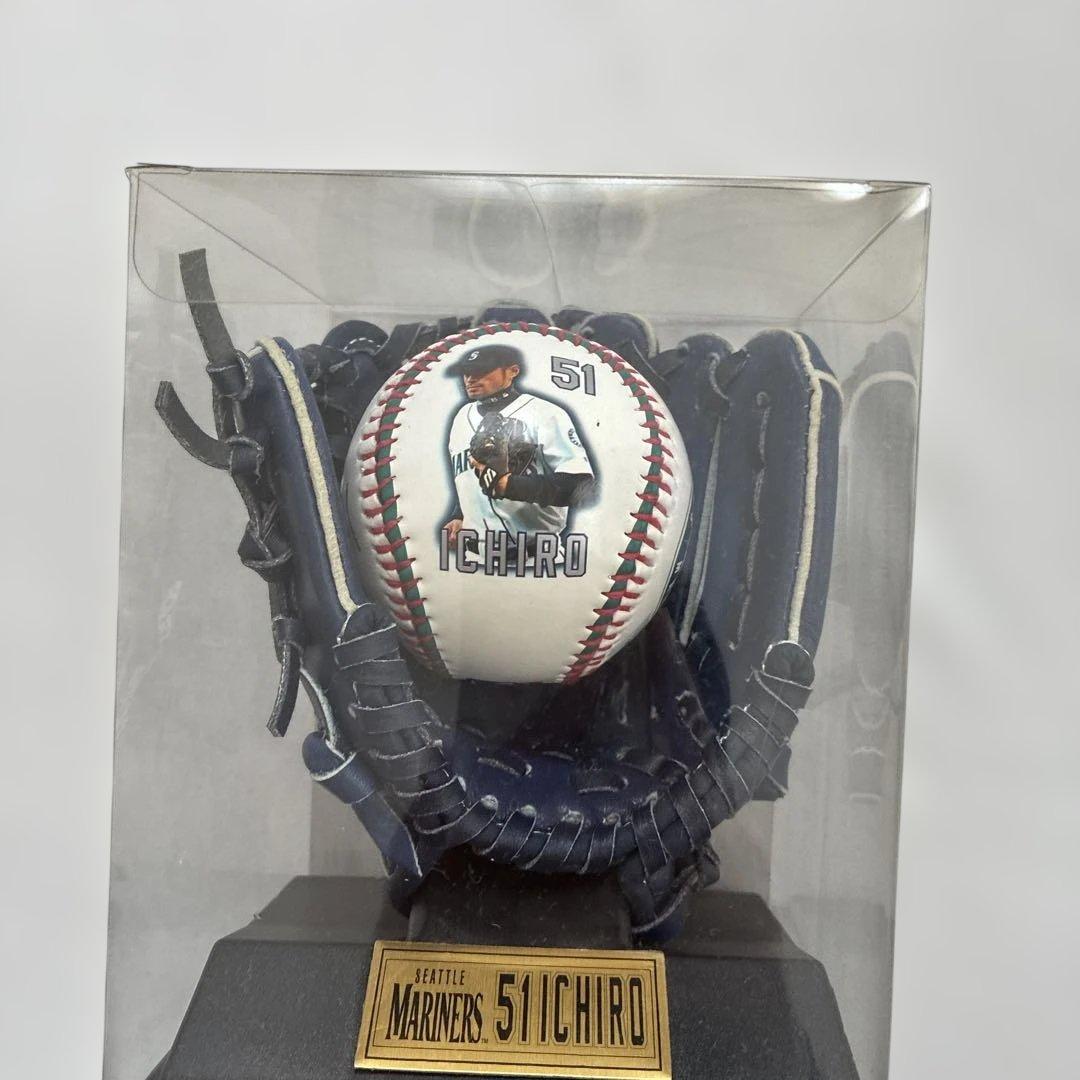 イチロー　ミニグローブ＆サインボール
