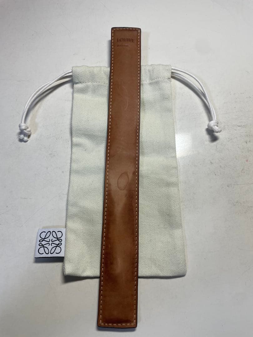 ロエベ スラップ アナグラム レザー ブレスレット 黒