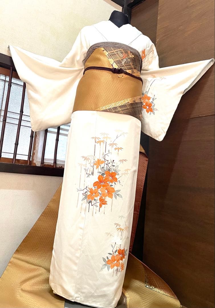 訪問着 フルセット5点サイズM〜Ｌ手描き友禅正絹　太鼓柄袋帯刺繍　草花文金糸金彩