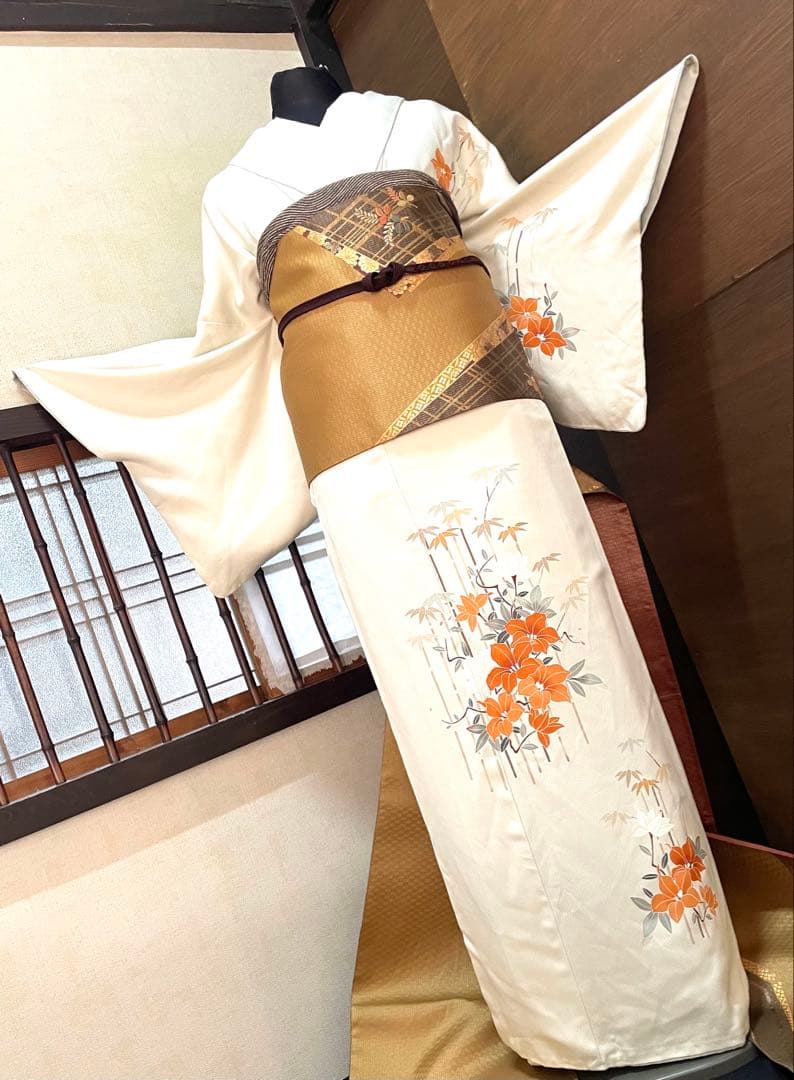 訪問着 フルセット5点サイズM〜Ｌ手描き友禅正絹　太鼓柄袋帯刺繍　草花文金糸金彩