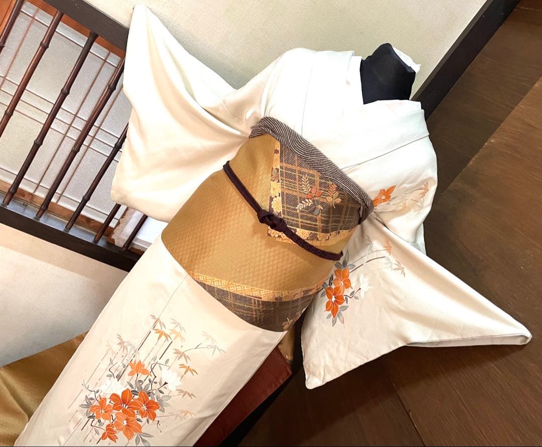 訪問着 フルセット5点サイズM〜Ｌ手描き友禅正絹　太鼓柄袋帯刺繍　草花文金糸金彩