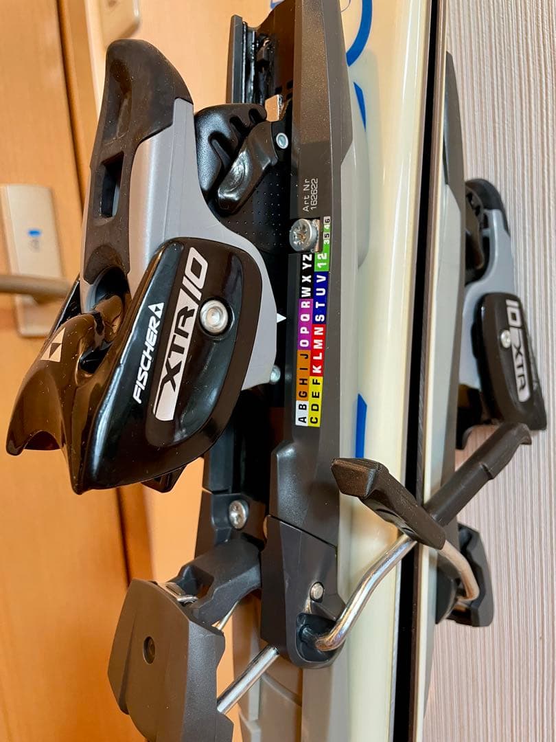 ★9月限定特価【新品】★Fischer Addict Park スキー板