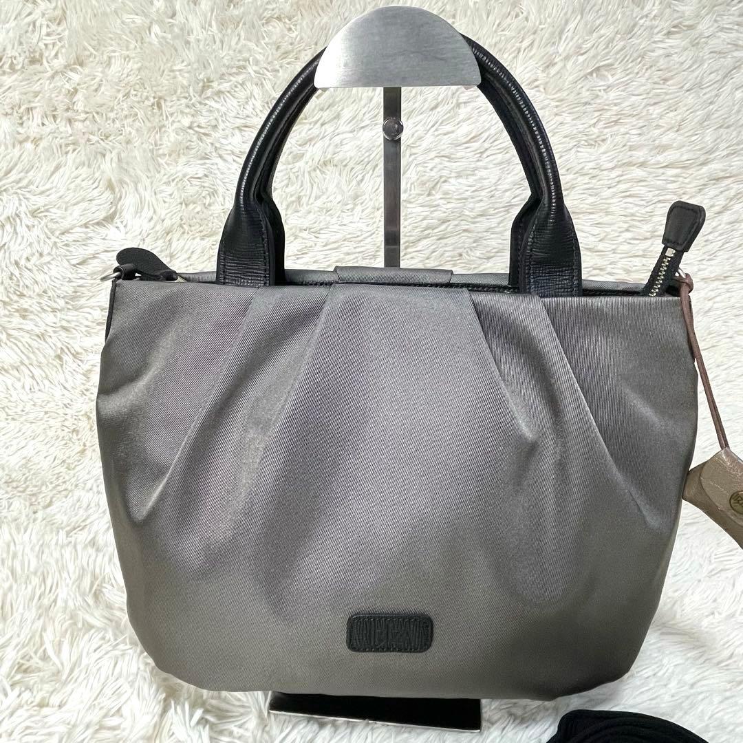 【未使用品】 IBIZA 2wayショルダーバッグ グレー ポンパ　チャーム付き