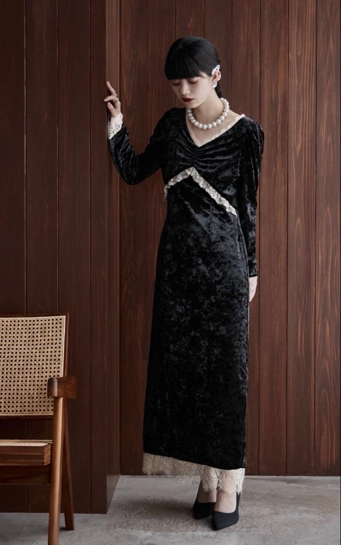 etoll. クラッシュベロアランジェリー風ドレス