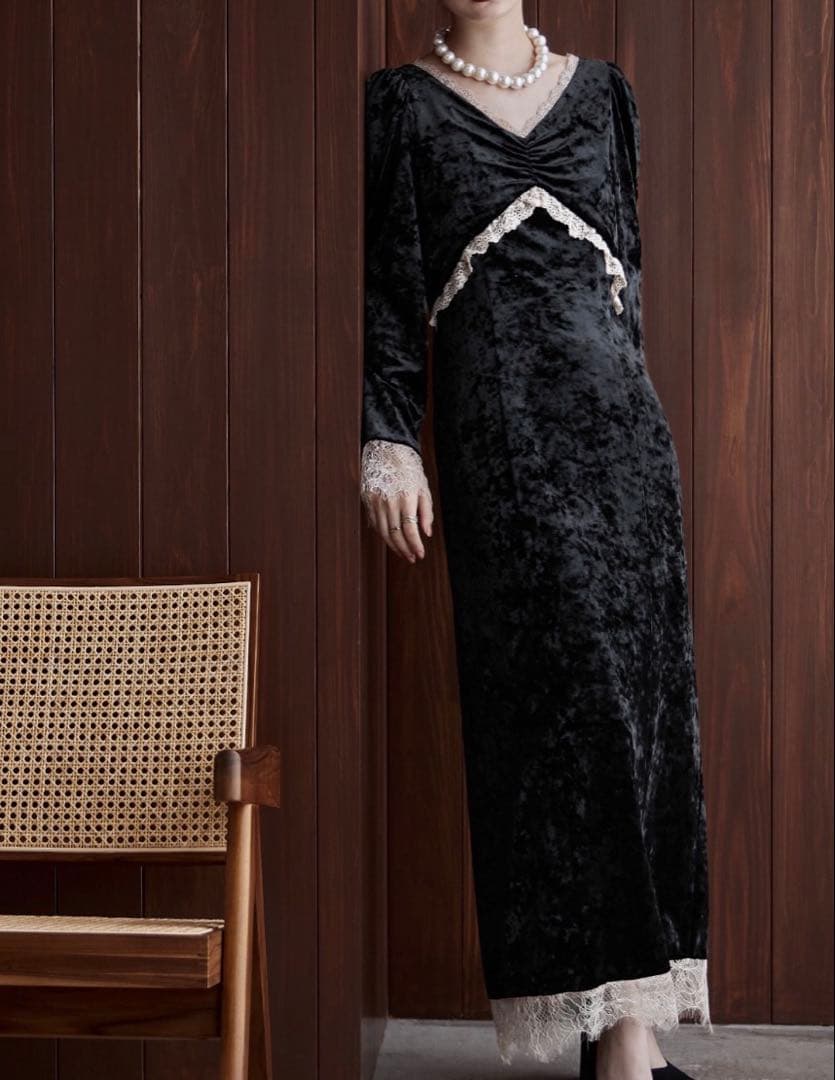 etoll. クラッシュベロアランジェリー風ドレス