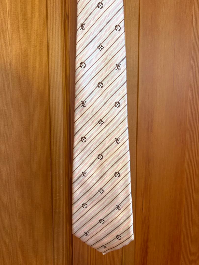 【ぴんく】【Louis Vuitton（ルイヴィトン）】ネクタイ