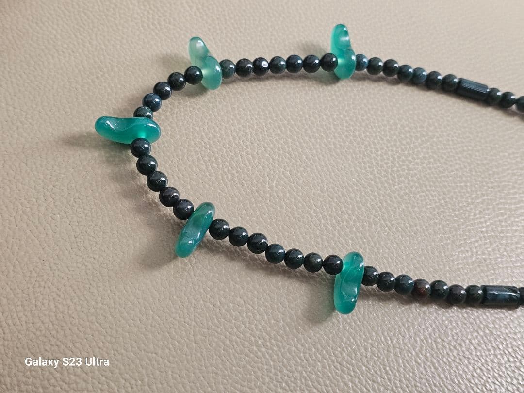 出雲瑪瑙６mmと青瑪瑙勾玉のネックレス