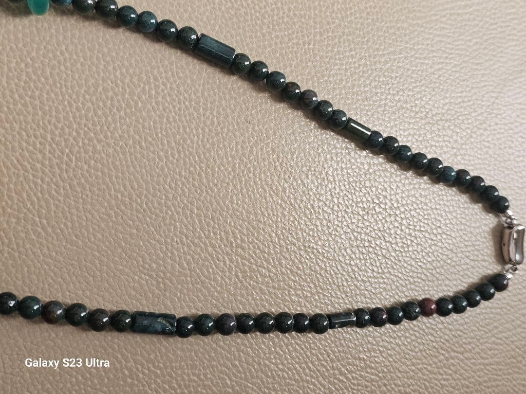 出雲瑪瑙６mmと青瑪瑙勾玉のネックレス