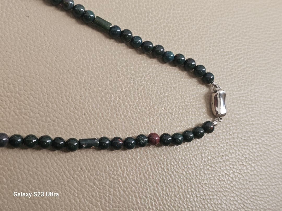 出雲瑪瑙６mmと青瑪瑙勾玉のネックレス