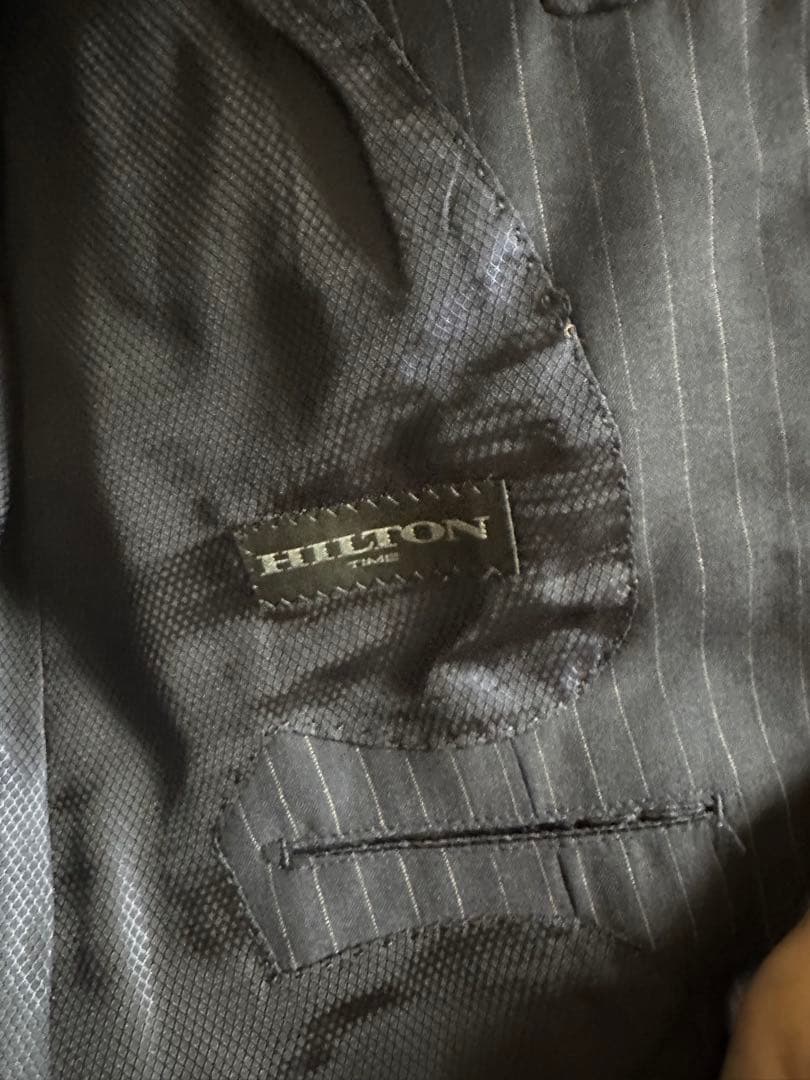 ビジネススーツ 3点セット ネイビー グレー ブラック　HILTON 洋服の青山