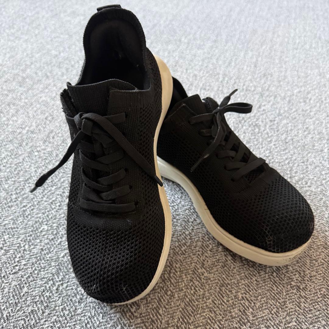 ラクバキ スニーカー Mサイズ