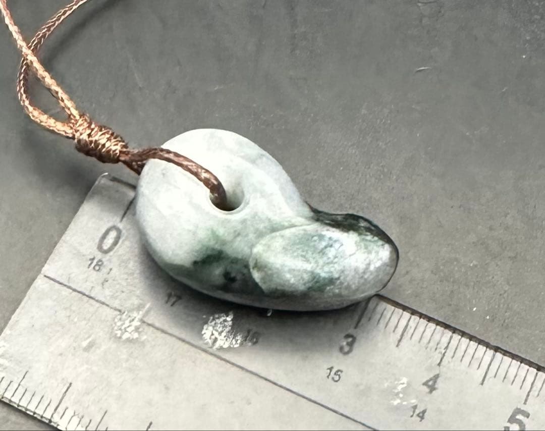 2025.8.15ロウカン翡翠勾玉　糸魚川産最高級ロウカン翡翠