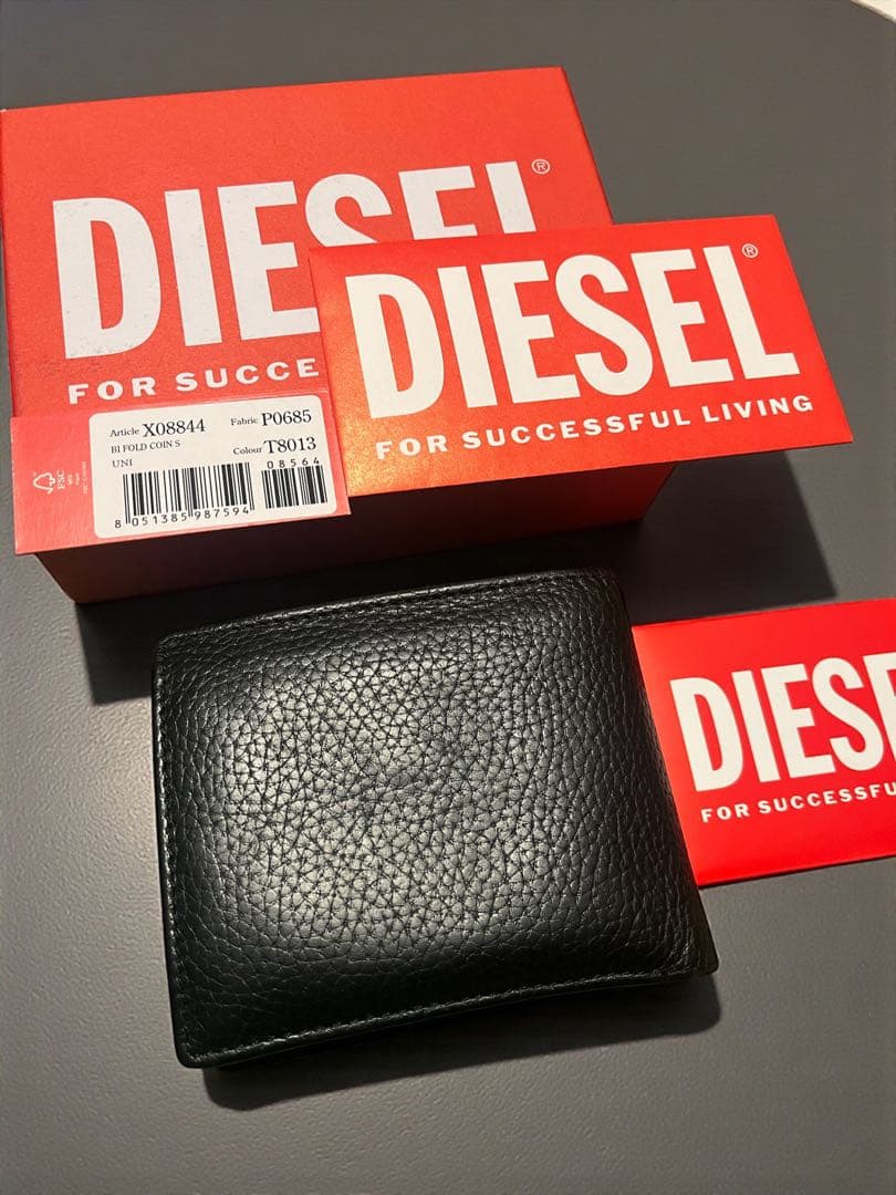 DIESEL 二つ折り財布　オールブラック　1dr Dロゴ　財布　シボ　黒