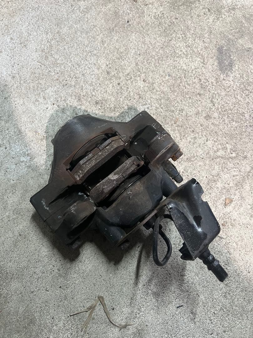 R32 ブレーキキャリパー　フロント、リア