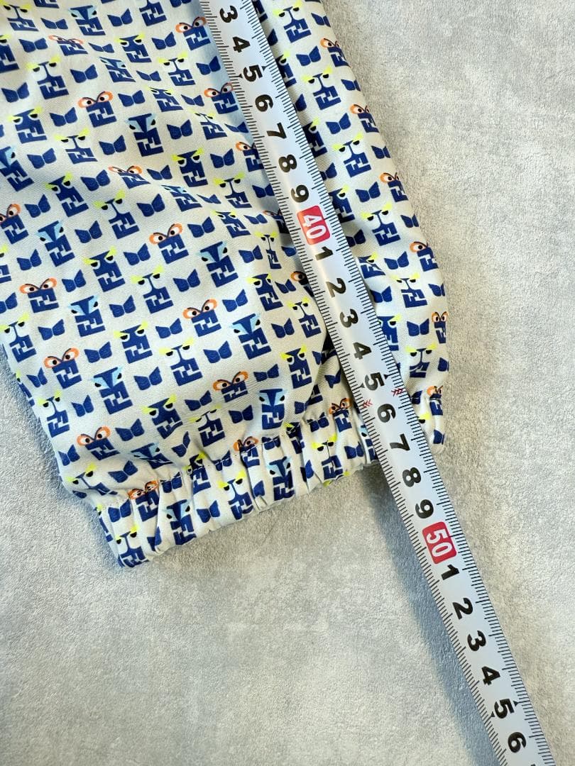 フェンディ キッズ　総ロゴ柄　モンスター パーカー フルジップ フーディー 8A