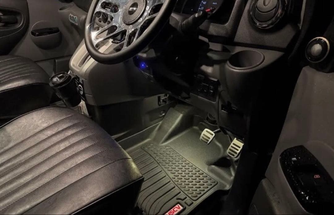 NV200専用！3Dフロアマット☆運転席助手席セット☆USCV☆