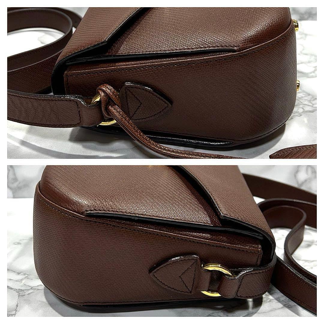 フェラガモ　ショルダーバッグ/フェラガモ　バッグ　斜めがけ　ヴィンテージバッグ