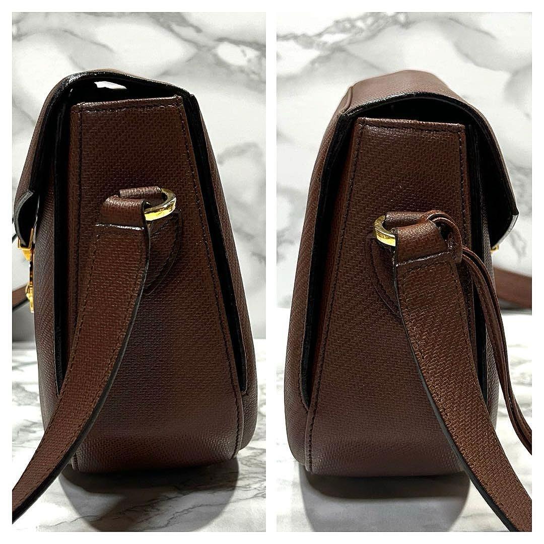 フェラガモ　ショルダーバッグ/フェラガモ　バッグ　斜めがけ　ヴィンテージバッグ