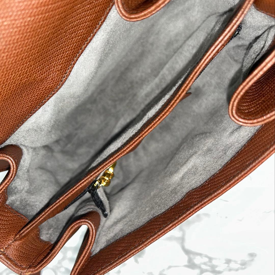 フェラガモ　ショルダーバッグ/フェラガモ　バッグ　斜めがけ　ヴィンテージバッグ