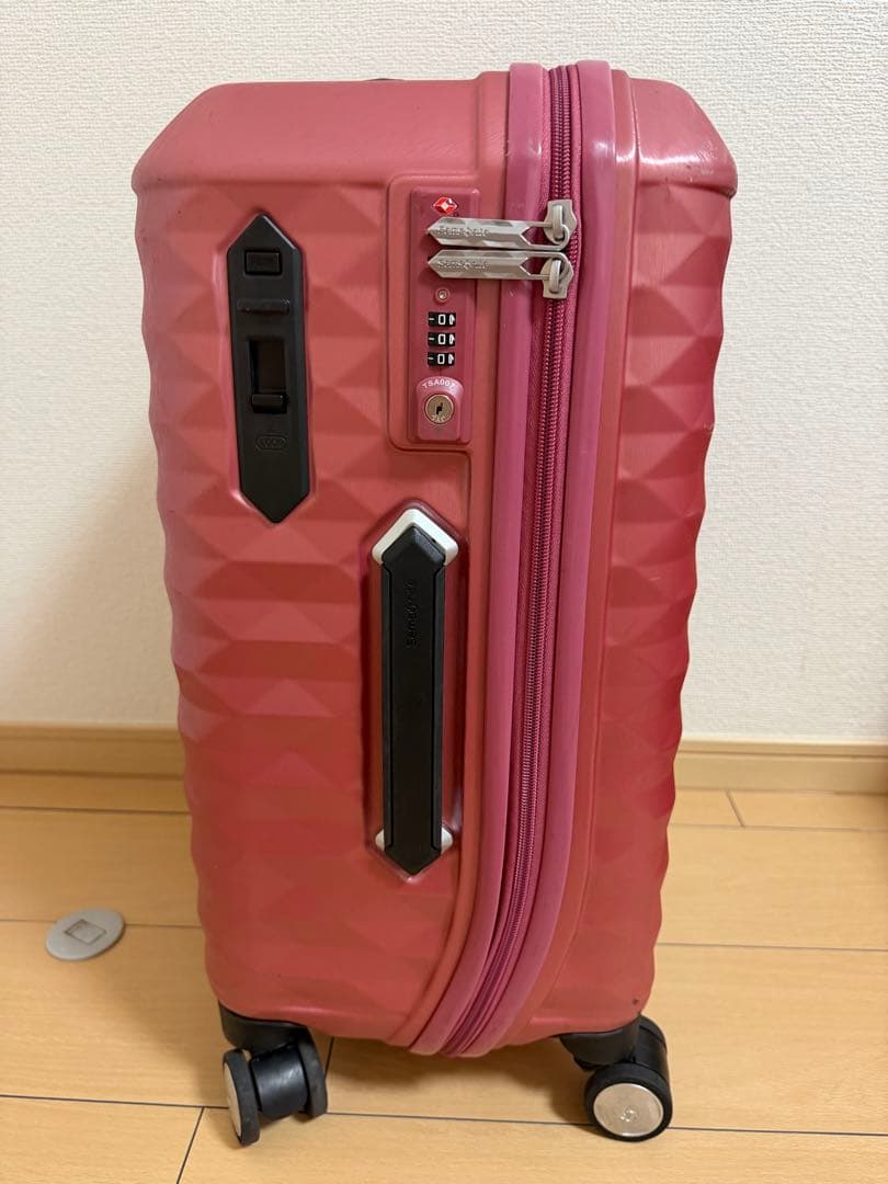 Samsonite ピンク キャリーケース TSAロック付き