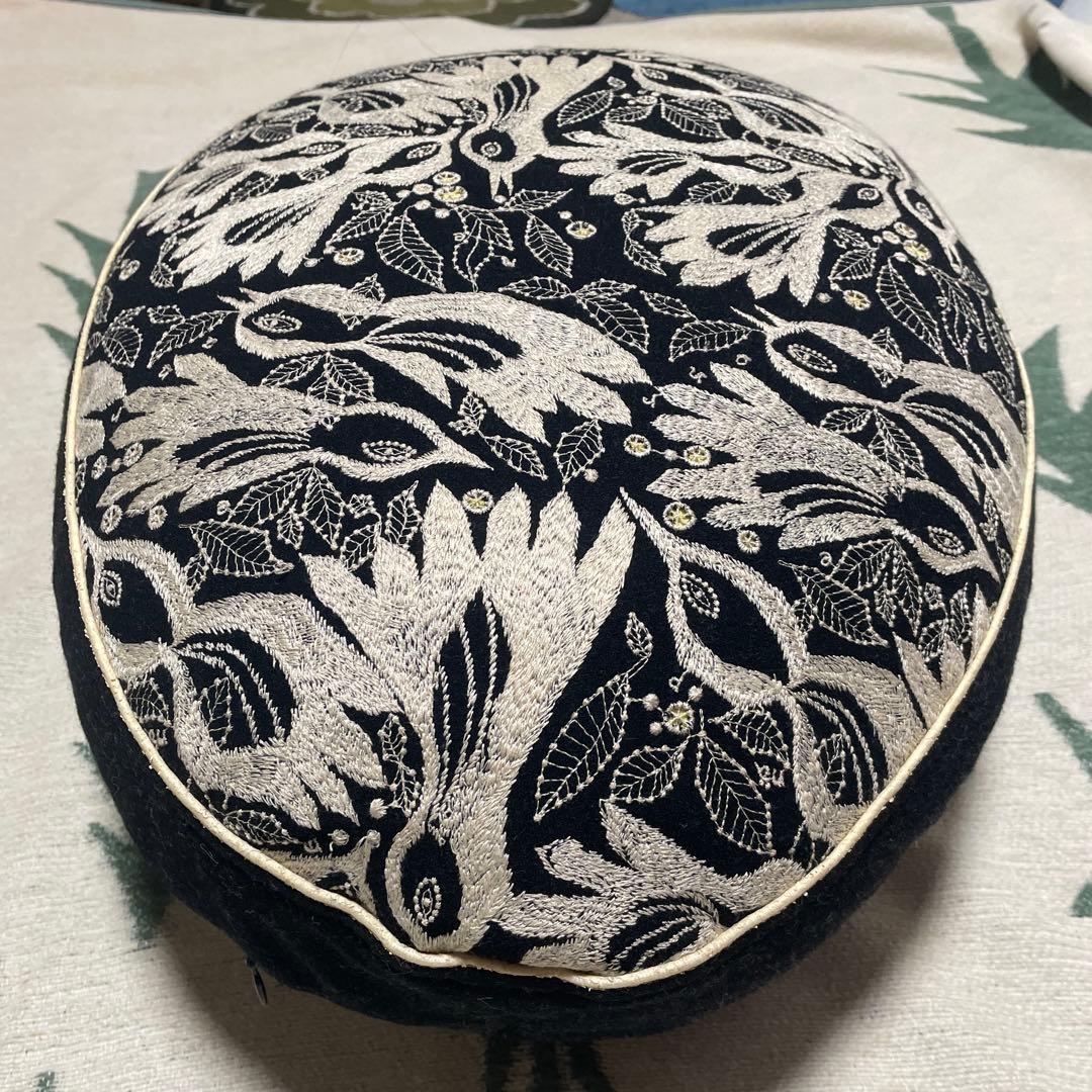 大幅値下げ　ミナペルホネン　エッグクッション　carnival ブラック