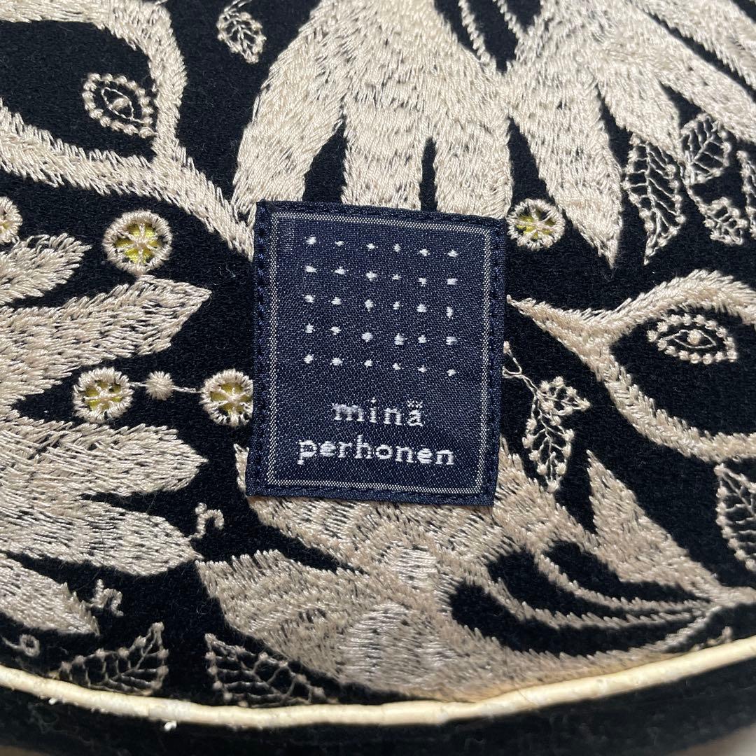 大幅値下げ　ミナペルホネン　エッグクッション　carnival ブラック