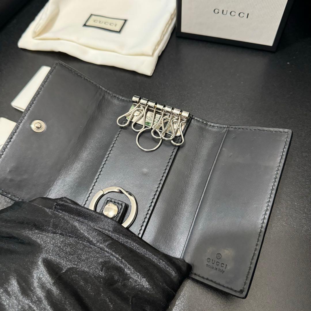 『箱,付属品完備』 GUCCI キーケース レザー GGライン 6連リング