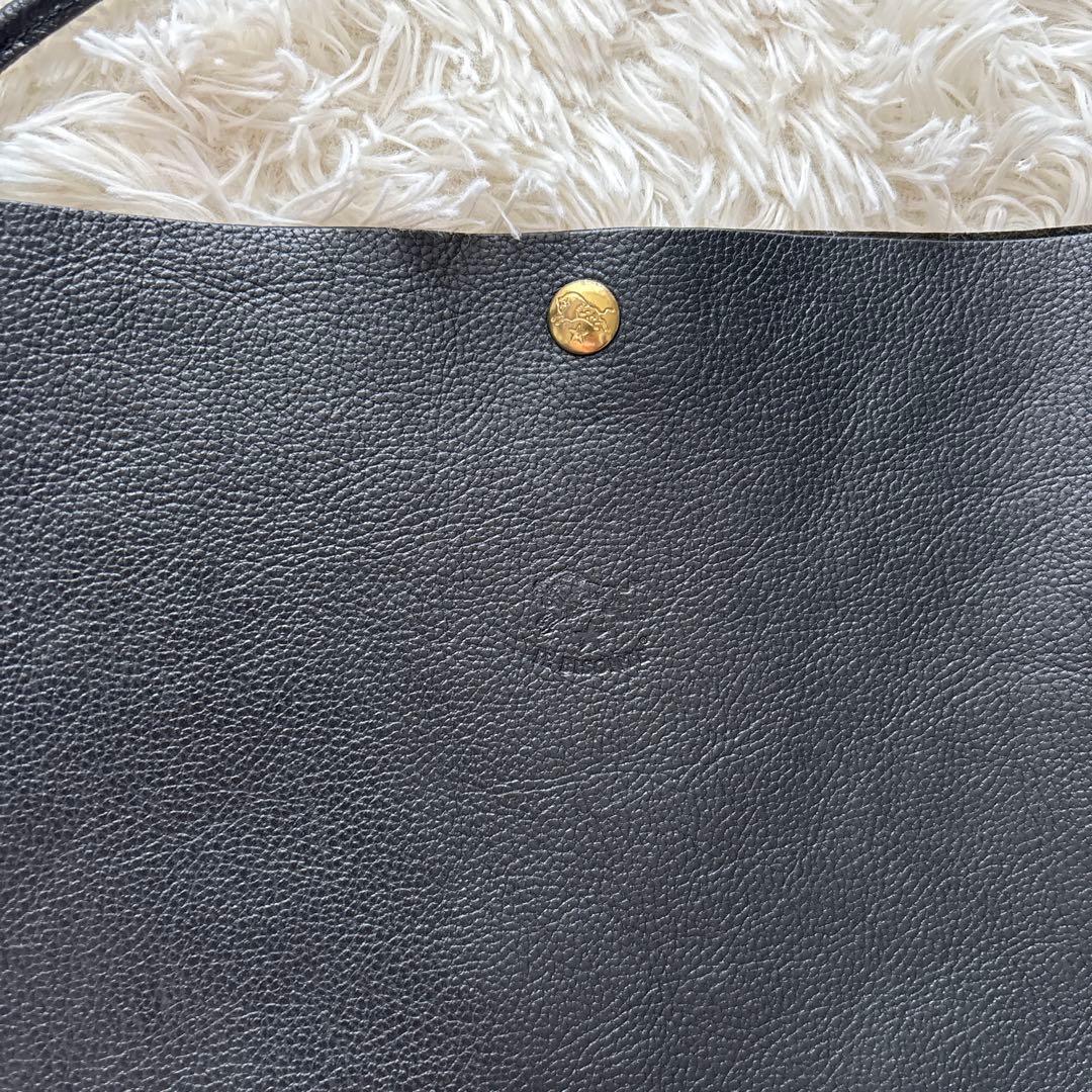 ✨極美品✨イルビゾンテ 本革 クロスボディバッグ　ショルダーバッグ　ブラック