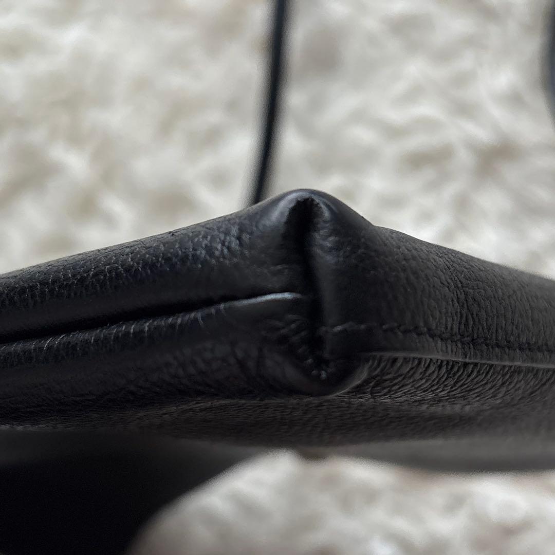 ✨極美品✨イルビゾンテ 本革 クロスボディバッグ　ショルダーバッグ　ブラック