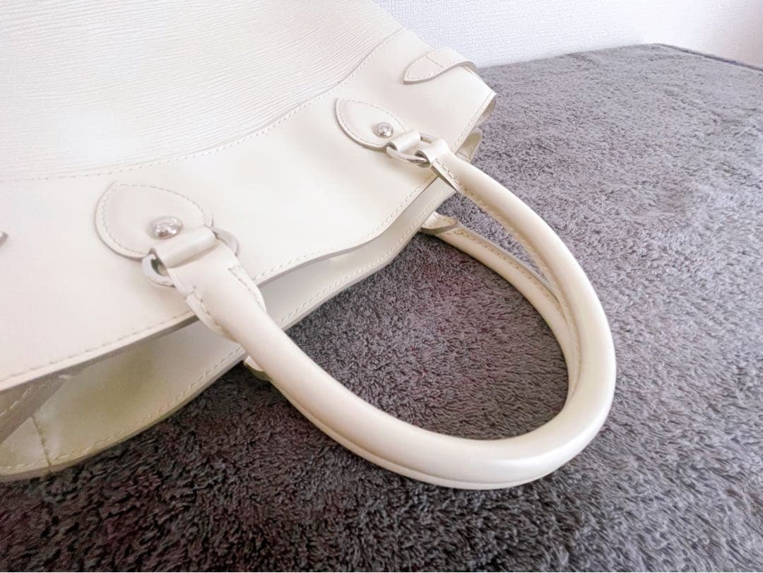 LOUIS VUITTON ルイヴィトン パッシィPM エピ 白 M5926J