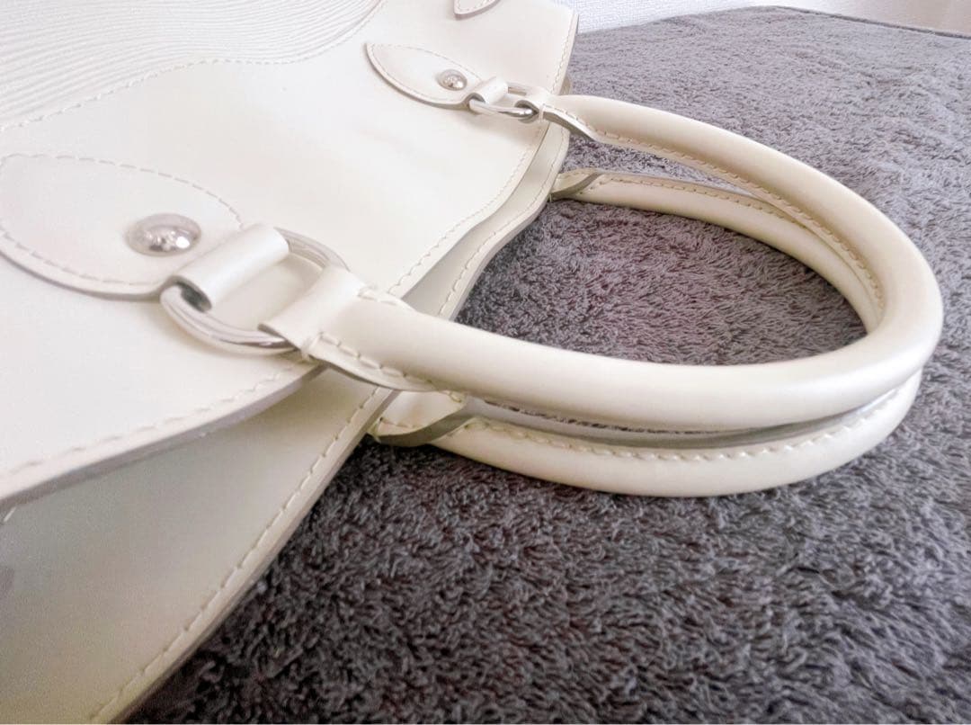 LOUIS VUITTON ルイヴィトン パッシィPM エピ 白 M5926J