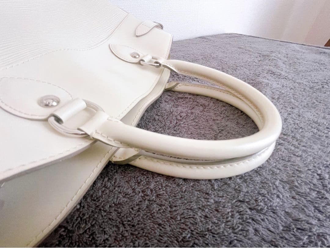 LOUIS VUITTON ルイヴィトン パッシィPM エピ 白 M5926J