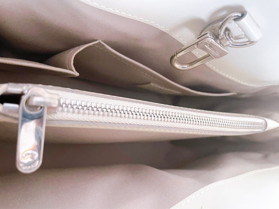 LOUIS VUITTON ルイヴィトン パッシィPM エピ 白 M5926J