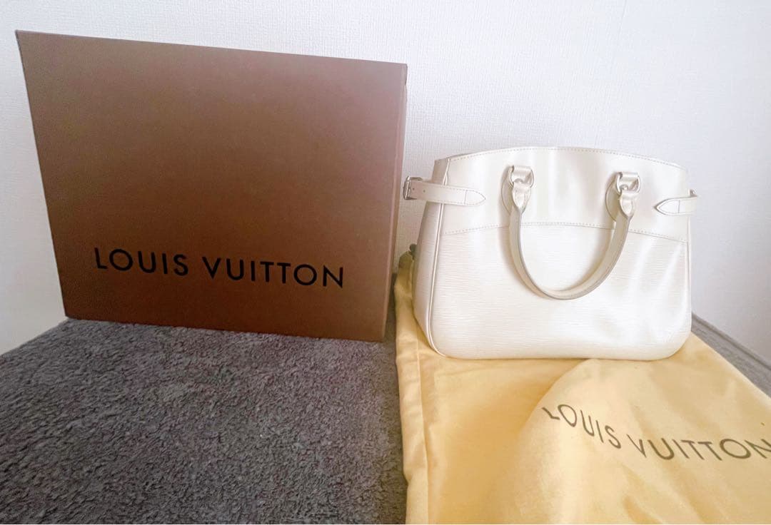 LOUIS VUITTON ルイヴィトン パッシィPM エピ 白 M5926J