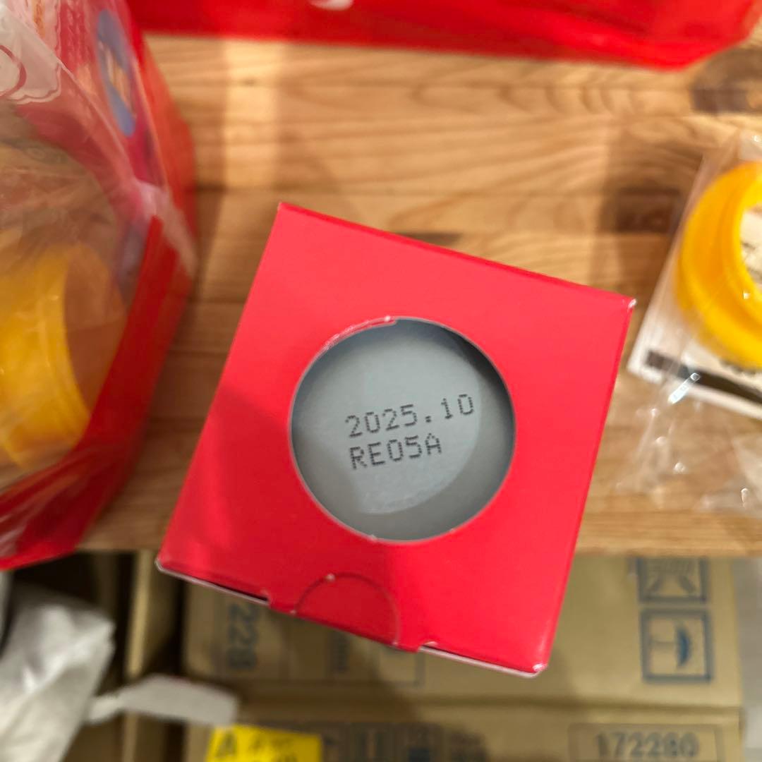 新品未使用　明治　ほほえみ800g4缶　らくらくミルク2缶アタッチメント2個